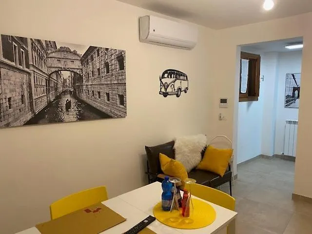 Casabella Chioggia Casa Indipendente Con Corte Italië